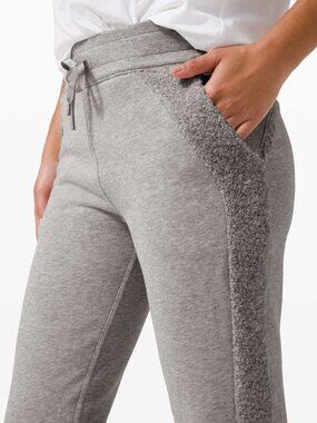 Lululemon Scuba Jogger Sherpa Stripe Heathered Core Light Grey 6